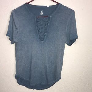 2 women’s xs T-shirt’s